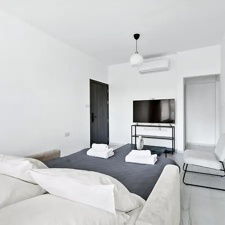 Style By Ezoria Лимасол