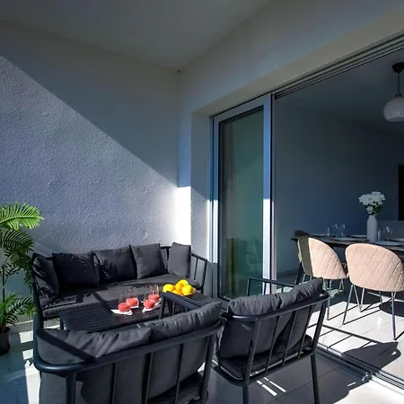 Style By Ezoria Apartment *