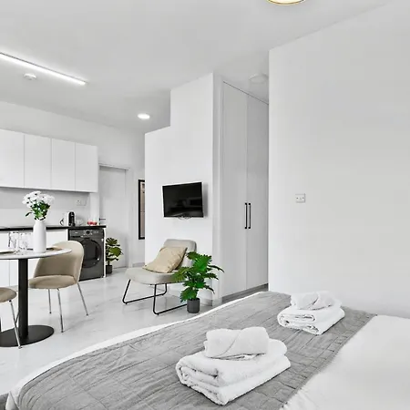 Apartment Style By Ezoria Limassol