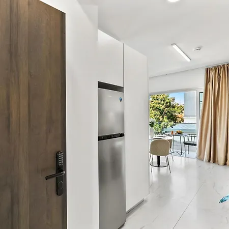 Style By Ezoria Apartment